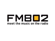 FM802